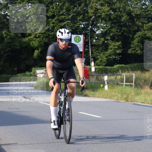 25.08.2024 - Elbe Triathlon Hamburg Fuchs,  Jonas http://msf.ph/oto/6868071 25.08.2024 09:30:05 Radfahren 101, 231, 221, 114 meine-sportfotos.de