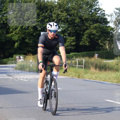 25.08.2024 - Elbe Triathlon Hamburg Fuchs,  Jonas http://msf.ph/oto/6868074 25.08.2024 09:30:05 Radfahren 101, 231, 221, 114 meine-sportfotos.de