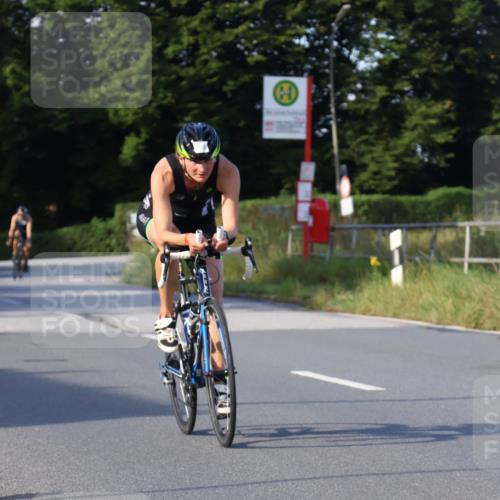 25.08.2024 - Elbe Triathlon Hamburg Fuchs,  Jonas http://msf.ph/oto/6868120 25.08.2024 09:30:10 Radfahren 231, 221, 114, 182, 214 meine-sportfotos.de