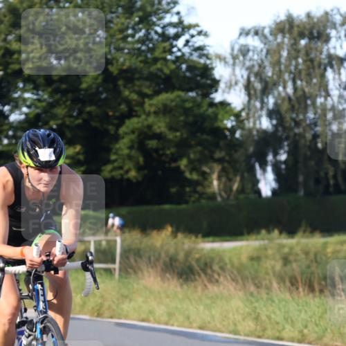 25.08.2024 - Elbe Triathlon Hamburg Fuchs,  Jonas http://msf.ph/oto/6868133 25.08.2024 09:30:11 Radfahren 221, 114, 182, 214, 137 meine-sportfotos.de