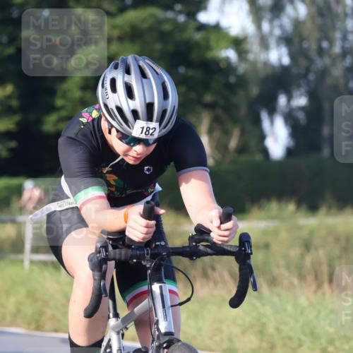 25.08.2024 - Elbe Triathlon Hamburg Fuchs,  Jonas http://msf.ph/oto/6868166 25.08.2024 09:30:15 Radfahren 114, 182, 214, 137 meine-sportfotos.de
