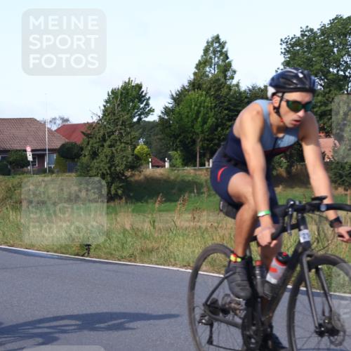25.08.2024 - Elbe Triathlon Hamburg Fuchs,  Jonas http://msf.ph/oto/6868199 25.08.2024 09:30:17 Radfahren 114, 182, 214, 137, 286, 249 meine-sportfotos.de