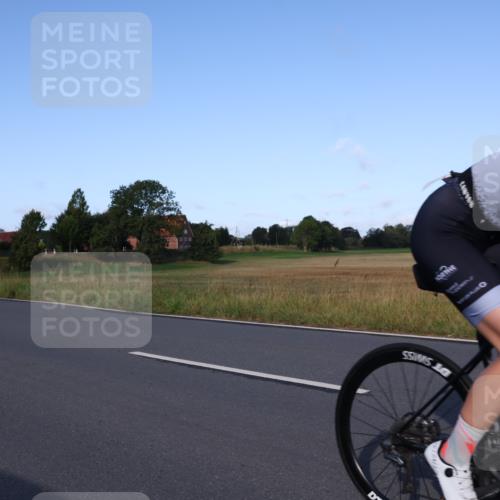 25.08.2024 - Elbe Triathlon Hamburg Fuchs,  Jonas http://msf.ph/oto/6868215 25.08.2024 09:30:18 Radfahren 182, 214, 137, 286, 249 meine-sportfotos.de