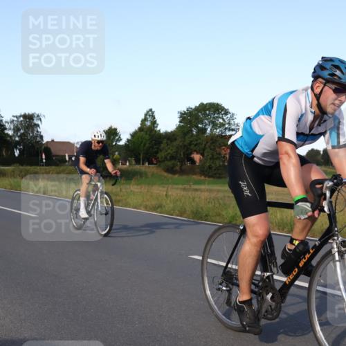 25.08.2024 - Elbe Triathlon Hamburg Fuchs,  Jonas http://msf.ph/oto/6868253 25.08.2024 09:30:23 Radfahren 137, 286, 249, 361 meine-sportfotos.de