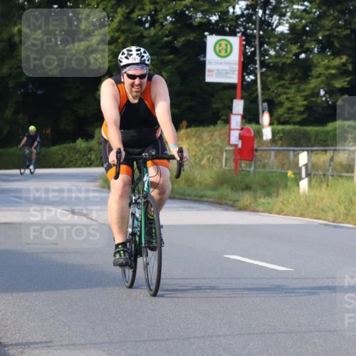 25.08.2024 - Elbe Triathlon Hamburg Fuchs,  Jonas http://msf.ph/oto/6868270 25.08.2024 09:30:26 Radfahren 286, 249, 361, 170, 330 meine-sportfotos.de