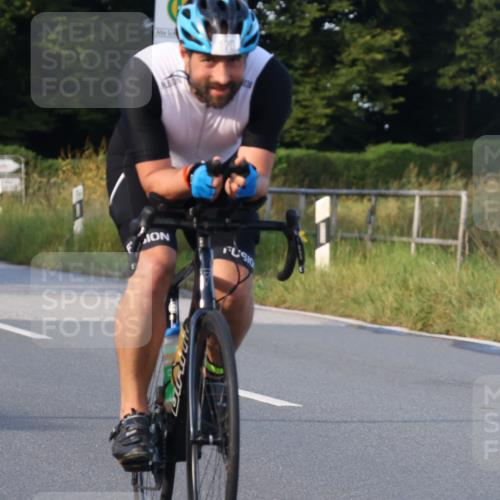 25.08.2024 - Elbe Triathlon Hamburg Fuchs,  Jonas http://msf.ph/oto/6868319 25.08.2024 09:30:30 Radfahren 361, 170, 330, 88 meine-sportfotos.de