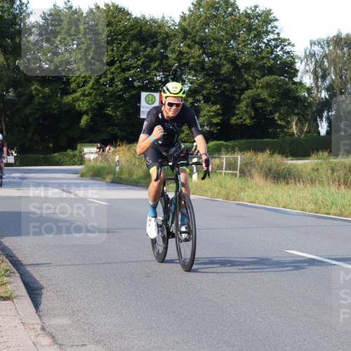 25.08.2024 - Elbe Triathlon Hamburg Fuchs,  Jonas http://msf.ph/oto/6868348 25.08.2024 09:30:32 Radfahren 361, 170, 330, 88 meine-sportfotos.de
