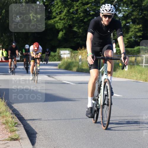 25.08.2024 - Elbe Triathlon Hamburg Fuchs,  Jonas http://msf.ph/oto/6868400 25.08.2024 09:30:39 Radfahren 88, 250, 70, 44, 304, 362 meine-sportfotos.de