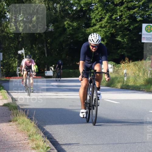 25.08.2024 - Elbe Triathlon Hamburg Fuchs,  Jonas http://msf.ph/oto/6868490 25.08.2024 09:30:54 Radfahren 438, 383, 145 meine-sportfotos.de