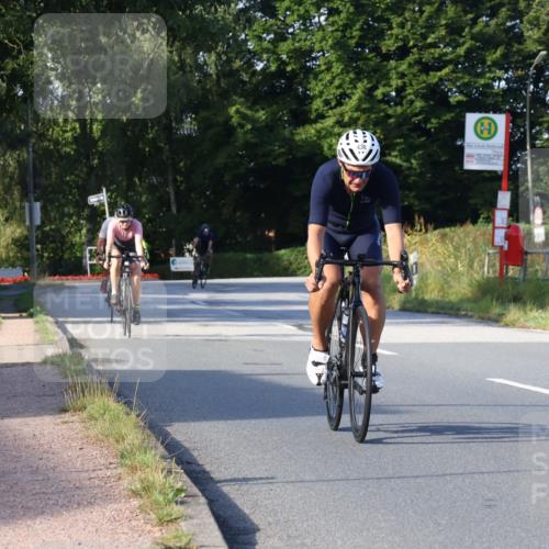 25.08.2024 - Elbe Triathlon Hamburg Fuchs,  Jonas http://msf.ph/oto/6868495 25.08.2024 09:30:54 Radfahren 438, 383, 145 meine-sportfotos.de