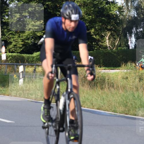 25.08.2024 - Elbe Triathlon Hamburg Fuchs,  Jonas http://msf.ph/oto/6868575 25.08.2024 09:31:01 Radfahren 383, 145, 400, 254, 271, 67, 113 meine-sportfotos.de