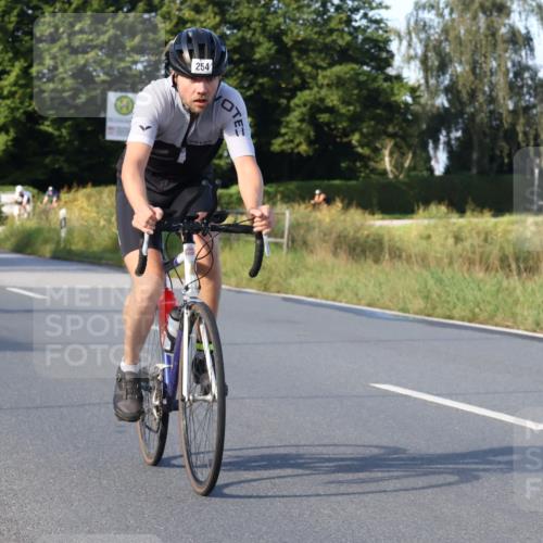 25.08.2024 - Elbe Triathlon Hamburg Fuchs,  Jonas http://msf.ph/oto/6868589 25.08.2024 09:31:03 Radfahren 383, 145, 400, 254, 271, 67, 113, 136 meine-sportfotos.de