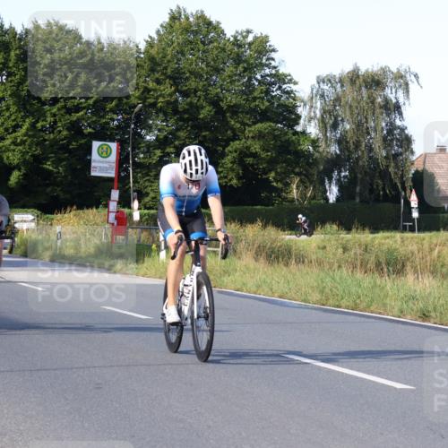 25.08.2024 - Elbe Triathlon Hamburg Fuchs,  Jonas http://msf.ph/oto/6868615 25.08.2024 09:31:06 Radfahren 400, 254, 271, 67, 113, 136, 187, 257, 302 meine-sportfotos.de
