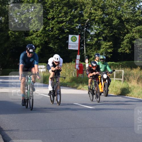 25.08.2024 - Elbe Triathlon Hamburg Fuchs,  Jonas http://msf.ph/oto/6868661 25.08.2024 09:31:10 Radfahren 271, 67, 113, 136, 187, 257, 302, 307, 312, 482 meine-sportfotos.de
