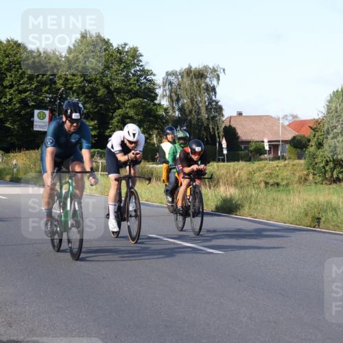 25.08.2024 - Elbe Triathlon Hamburg Fuchs,  Jonas http://msf.ph/oto/6868682 25.08.2024 09:31:11 Radfahren 271, 67, 113, 136, 187, 257, 302, 307, 312, 482 meine-sportfotos.de