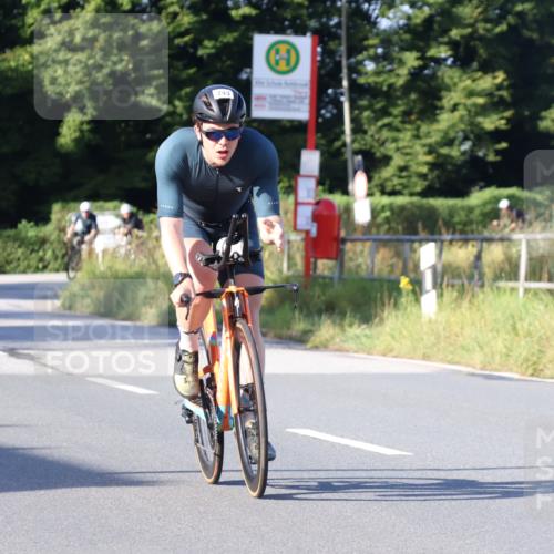 25.08.2024 - Elbe Triathlon Hamburg Fuchs,  Jonas http://msf.ph/oto/6868758 25.08.2024 09:31:18 Radfahren 307, 312, 482, 243, 72 meine-sportfotos.de