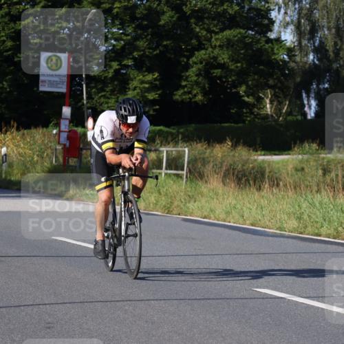 25.08.2024 - Elbe Triathlon Hamburg Fuchs,  Jonas http://msf.ph/oto/6868799 25.08.2024 09:31:21 Radfahren 312, 482, 243, 72, 277, 125, 351 meine-sportfotos.de