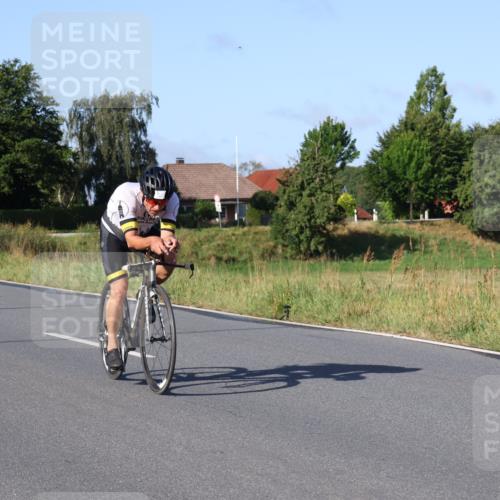25.08.2024 - Elbe Triathlon Hamburg Fuchs,  Jonas http://msf.ph/oto/6868813 25.08.2024 09:31:21 Radfahren 312, 482, 243, 72, 277, 125, 351 meine-sportfotos.de