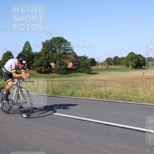 25.08.2024 - Elbe Triathlon Hamburg Fuchs,  Jonas http://msf.ph/oto/6868822 25.08.2024 09:31:22 Radfahren 243, 72, 277, 125, 351 meine-sportfotos.de