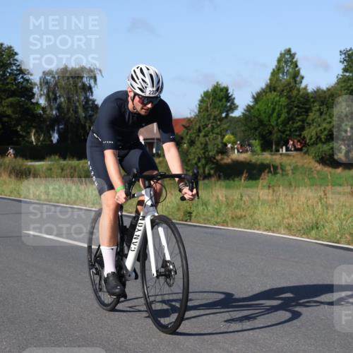 25.08.2024 - Elbe Triathlon Hamburg Fuchs,  Jonas http://msf.ph/oto/6868901 25.08.2024 09:31:31 Radfahren 277, 125, 351, 223, 242, 173 meine-sportfotos.de