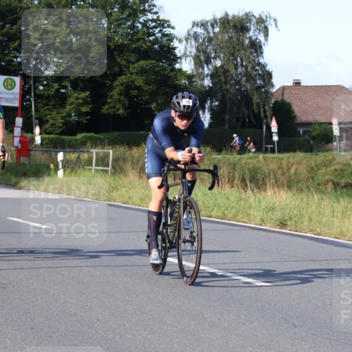 25.08.2024 - Elbe Triathlon Hamburg Fuchs,  Jonas http://msf.ph/oto/6869025 25.08.2024 09:31:42 Radfahren 173, 176, 200, 373, 397, 219, 350, 124 meine-sportfotos.de