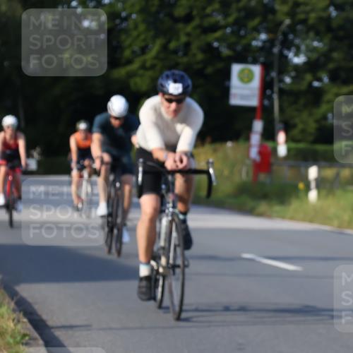 25.08.2024 - Elbe Triathlon Hamburg Fuchs,  Jonas http://msf.ph/oto/6869052 25.08.2024 09:31:45 Radfahren 176, 200, 373, 397, 219, 350, 124, 147, 133 meine-sportfotos.de