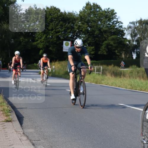 25.08.2024 - Elbe Triathlon Hamburg Fuchs,  Jonas http://msf.ph/oto/6869071 25.08.2024 09:31:46 Radfahren 176, 200, 373, 397, 219, 350, 124, 147, 133, 469 meine-sportfotos.de