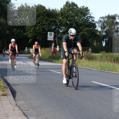 25.08.2024 - Elbe Triathlon Hamburg Fuchs,  Jonas http://msf.ph/oto/6869075 25.08.2024 09:31:46 Radfahren 176, 200, 373, 397, 219, 350, 124, 147, 133, 469 meine-sportfotos.de