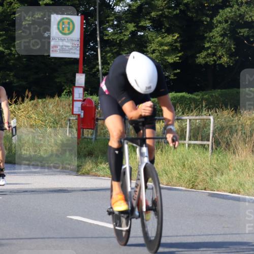 25.08.2024 - Elbe Triathlon Hamburg Fuchs,  Jonas http://msf.ph/oto/6869210 25.08.2024 09:32:00 Radfahren 175, 321, 356, 139, 396, 229, 423, 206, 345 meine-sportfotos.de