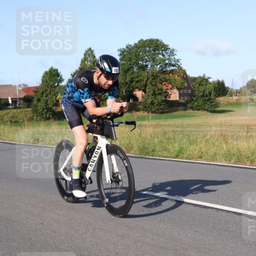 25.08.2024 - Elbe Triathlon Hamburg Fuchs,  Jonas http://msf.ph/oto/6869320 25.08.2024 09:32:09 Radfahren 206, 345, 391, 59 meine-sportfotos.de