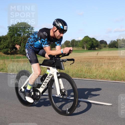 25.08.2024 - Elbe Triathlon Hamburg Fuchs,  Jonas http://msf.ph/oto/6869327 25.08.2024 09:32:09 Radfahren 206, 345, 391, 59 meine-sportfotos.de