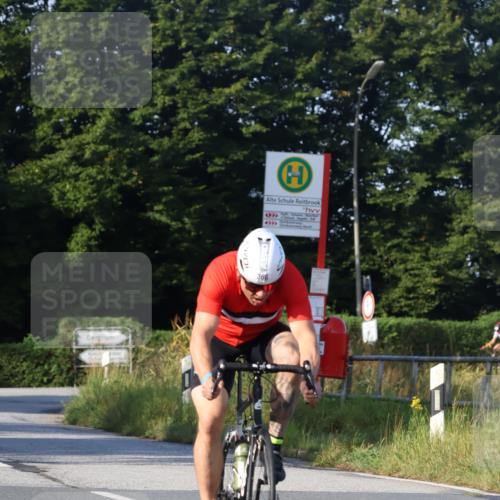 25.08.2024 - Elbe Triathlon Hamburg Fuchs,  Jonas http://msf.ph/oto/6869400 25.08.2024 09:32:23 Radfahren 73, 99, 339, 107, 366 meine-sportfotos.de