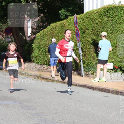 25.08.2024 - 20. Blankeneser Heldenlauf Strokosch-Dieckow http://msf.ph/oto/6869444 25.08.2024 10:30:49 Ziel 6290, 6339, 6364, 6400, 6401, 6516 meine-sportfotos.de