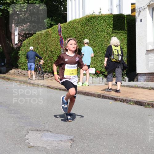 25.08.2024 - 20. Blankeneser Heldenlauf Strokosch-Dieckow http://msf.ph/oto/6869487 25.08.2024 10:30:50 Ziel 6271, 6290, 6339, 6364, 6400, 6401, 6516 meine-sportfotos.de