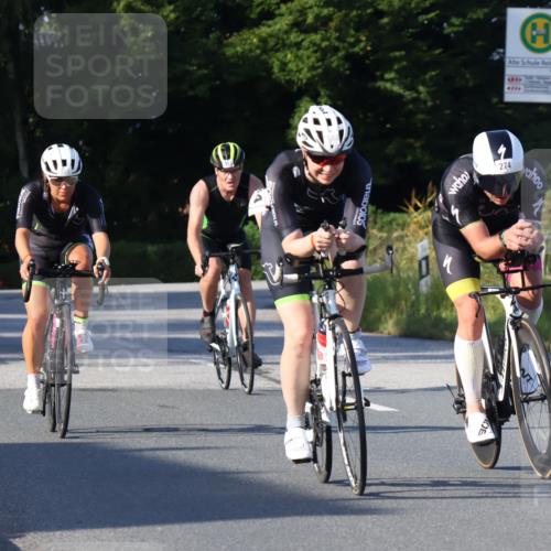 25.08.2024 - Elbe Triathlon Hamburg Fuchs,  Jonas http://msf.ph/oto/6869649 25.08.2024 09:32:53 Radfahren 274, 144, 146, 393 meine-sportfotos.de