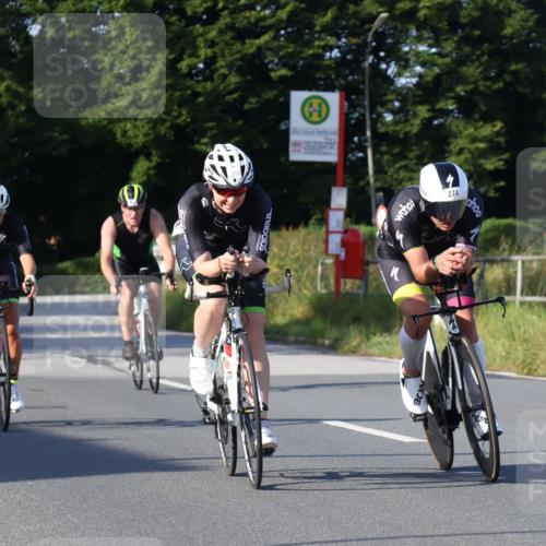 25.08.2024 - Elbe Triathlon Hamburg Fuchs,  Jonas http://msf.ph/oto/6869659 25.08.2024 09:32:53 Radfahren 274, 144, 146, 393 meine-sportfotos.de