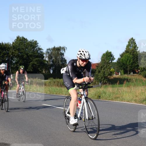 25.08.2024 - Elbe Triathlon Hamburg Fuchs,  Jonas http://msf.ph/oto/6869681 25.08.2024 09:32:54 Radfahren 274, 144, 146, 393, 382 meine-sportfotos.de