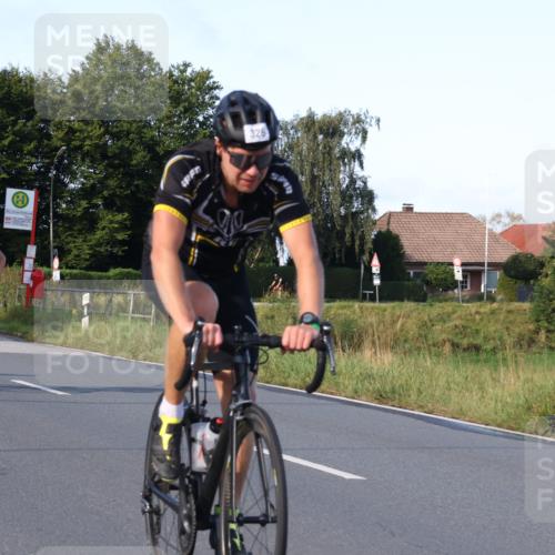 25.08.2024 - Elbe Triathlon Hamburg Fuchs,  Jonas http://msf.ph/oto/6870087 25.08.2024 09:33:42 Radfahren 181, 316, 326, 156, 126, 228, 352 meine-sportfotos.de