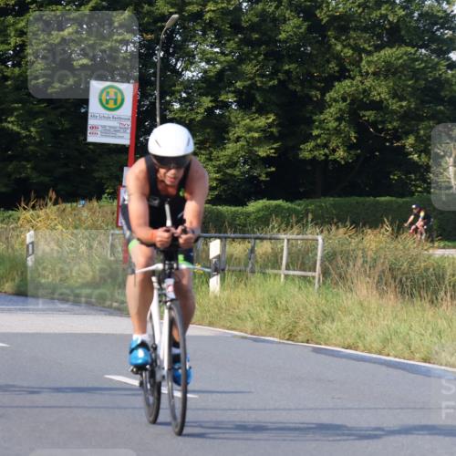 25.08.2024 - Elbe Triathlon Hamburg Fuchs,  Jonas http://msf.ph/oto/6870092 25.08.2024 09:33:43 Radfahren 181, 316, 326, 156, 126, 228, 352 meine-sportfotos.de