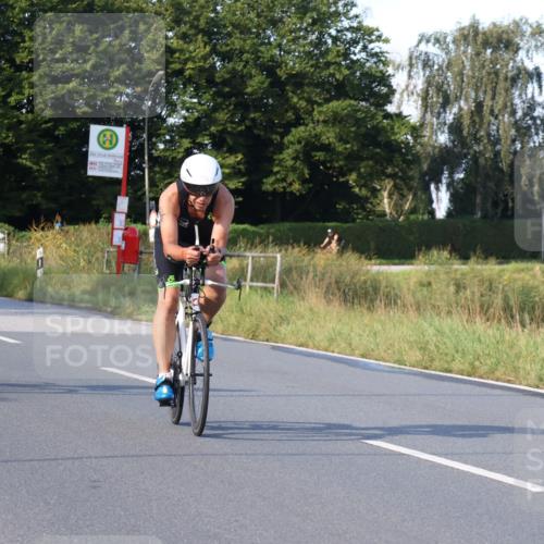25.08.2024 - Elbe Triathlon Hamburg Fuchs,  Jonas http://msf.ph/oto/6870098 25.08.2024 09:33:43 Radfahren 181, 316, 326, 156, 126, 228, 352 meine-sportfotos.de