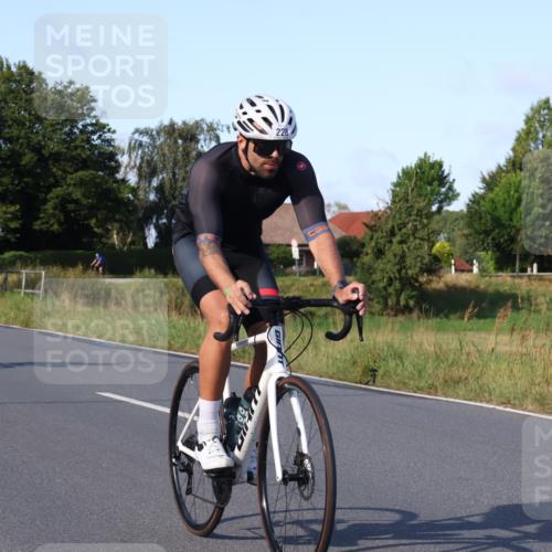 25.08.2024 - Elbe Triathlon Hamburg Fuchs,  Jonas http://msf.ph/oto/6870162 25.08.2024 09:33:46 Radfahren 316, 326, 156, 126, 228, 352, 1851, 234 meine-sportfotos.de