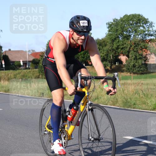 25.08.2024 - Elbe Triathlon Hamburg Fuchs,  Jonas http://msf.ph/oto/6870239 25.08.2024 09:33:51 Radfahren 228, 352, 1851, 234, 53, 256 meine-sportfotos.de