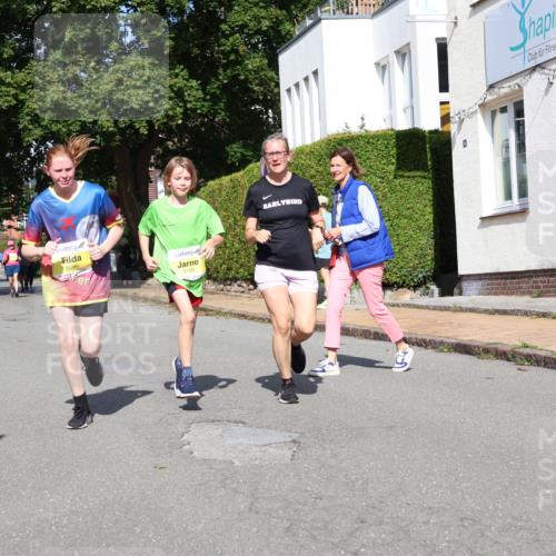 25.08.2024 - 20. Blankeneser Heldenlauf Strokosch-Dieckow http://msf.ph/oto/6870295 25.08.2024 10:31:42 Ziel 6098, 6099, 6100, 6238, 6241, 6245, 6432 meine-sportfotos.de