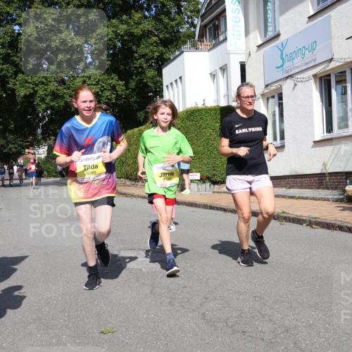 25.08.2024 - 20. Blankeneser Heldenlauf Strokosch-Dieckow http://msf.ph/oto/6870323 25.08.2024 10:31:43 Ziel 6098, 6099, 6100, 6241, 6324, 6432 meine-sportfotos.de