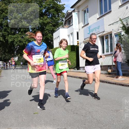 25.08.2024 - 20. Blankeneser Heldenlauf Strokosch-Dieckow http://msf.ph/oto/6870336 25.08.2024 10:31:43 Ziel 6098, 6099, 6100, 6241, 6324, 6432 meine-sportfotos.de