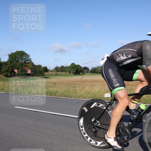 25.08.2024 - Elbe Triathlon Hamburg Fuchs,  Jonas http://msf.ph/oto/6870488 25.08.2024 09:34:11 Radfahren 245, 314, 159 meine-sportfotos.de
