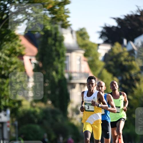 01.09.2024 - BARMER Alsterlauf Dr. Thomas Lammeyer http://msf.ph/oto/6886885 01.09.2024 09:16:22 Laufen 2, 3 meine-sportfotos.de