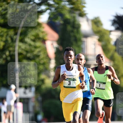 01.09.2024 - BARMER Alsterlauf Dr. Thomas Lammeyer http://msf.ph/oto/6886892 01.09.2024 09:16:23 Laufen 2, 35, 3, 1 meine-sportfotos.de