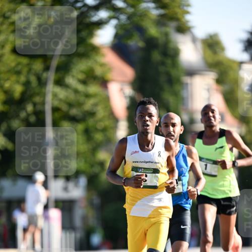 01.09.2024 - BARMER Alsterlauf Dr. Thomas Lammeyer http://msf.ph/oto/6886893 01.09.2024 09:16:23 Laufen 2, 35 meine-sportfotos.de