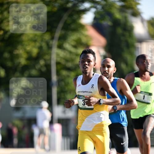 01.09.2024 - BARMER Alsterlauf Dr. Thomas Lammeyer http://msf.ph/oto/6886895 01.09.2024 09:16:23 Laufen 2, 35, 3 meine-sportfotos.de